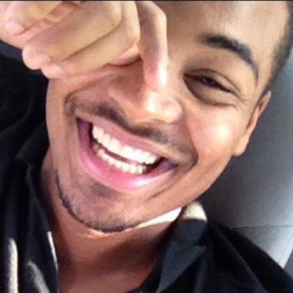 Meet your‎ Posher, Demitris